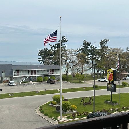 Super 8 By Wyndham Bridgeview Of Mackinaw City Eksteriør bilde