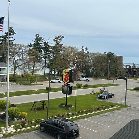 Super 8 By Wyndham Bridgeview Of Mackinaw City Eksteriør bilde