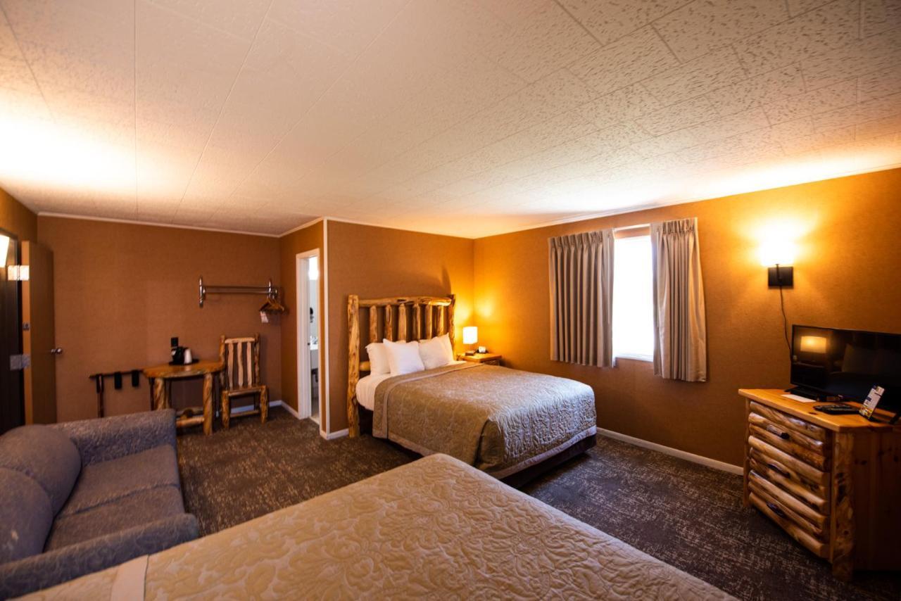 Super 8 By Wyndham Bridgeview Of Mackinaw City Eksteriør bilde