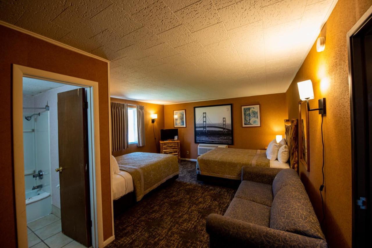 Super 8 By Wyndham Bridgeview Of Mackinaw City Eksteriør bilde