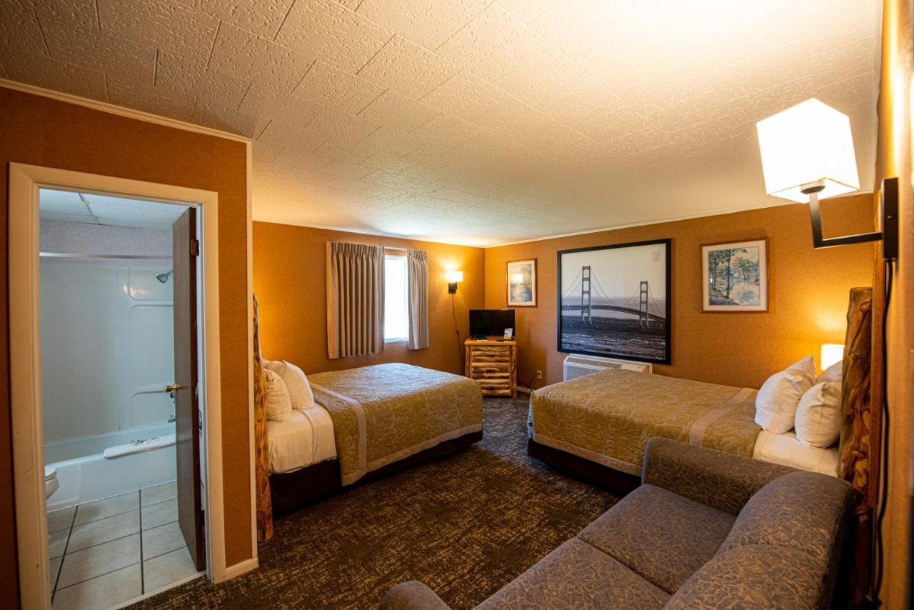 Super 8 By Wyndham Bridgeview Of Mackinaw City Eksteriør bilde