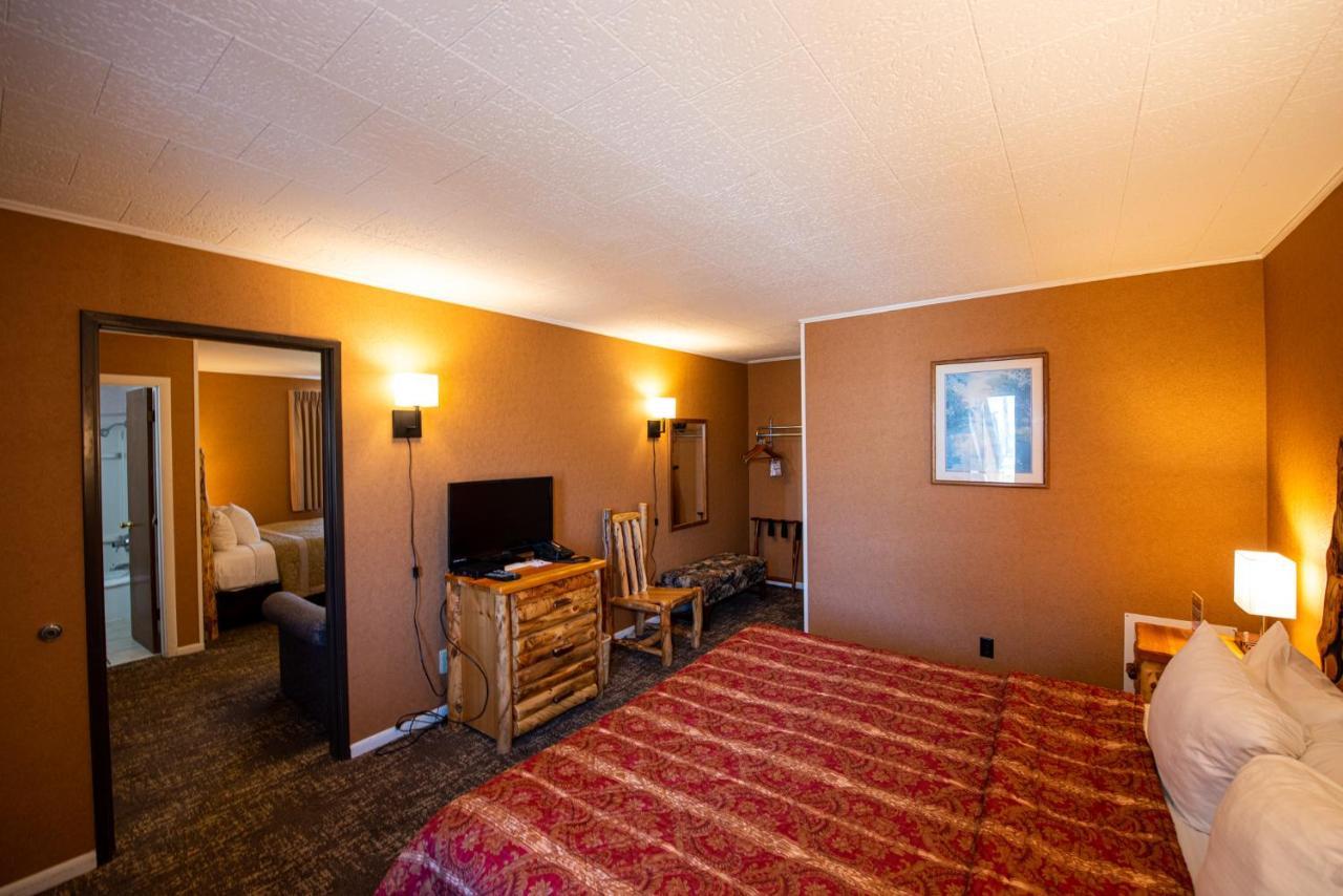Super 8 By Wyndham Bridgeview Of Mackinaw City Eksteriør bilde