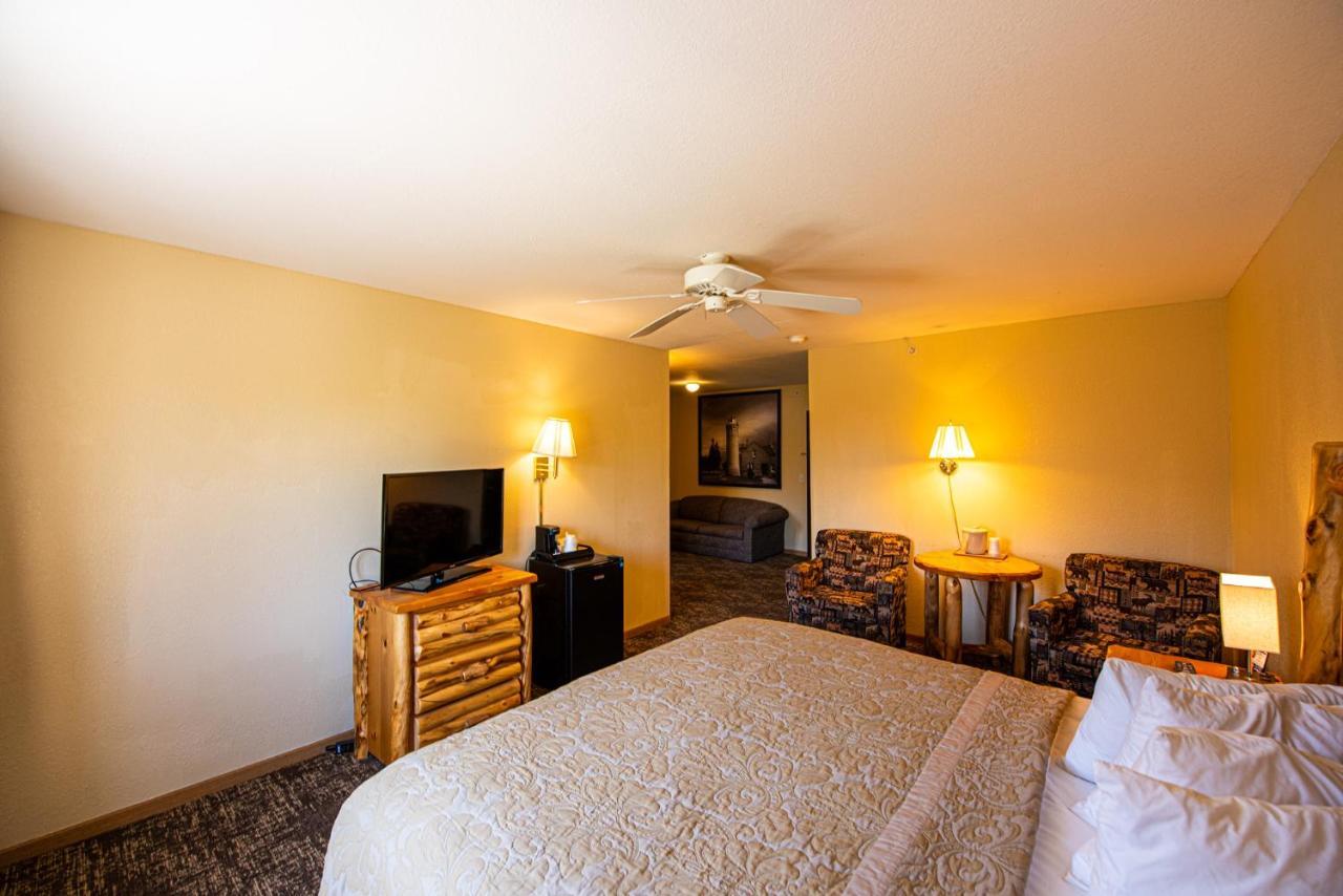 Super 8 By Wyndham Bridgeview Of Mackinaw City Eksteriør bilde