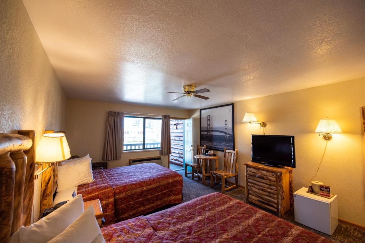 Super 8 By Wyndham Bridgeview Of Mackinaw City Eksteriør bilde