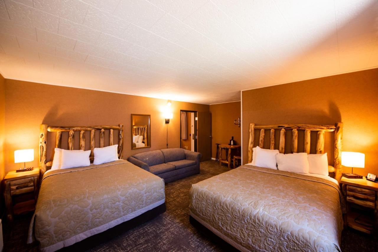 Super 8 By Wyndham Bridgeview Of Mackinaw City Eksteriør bilde