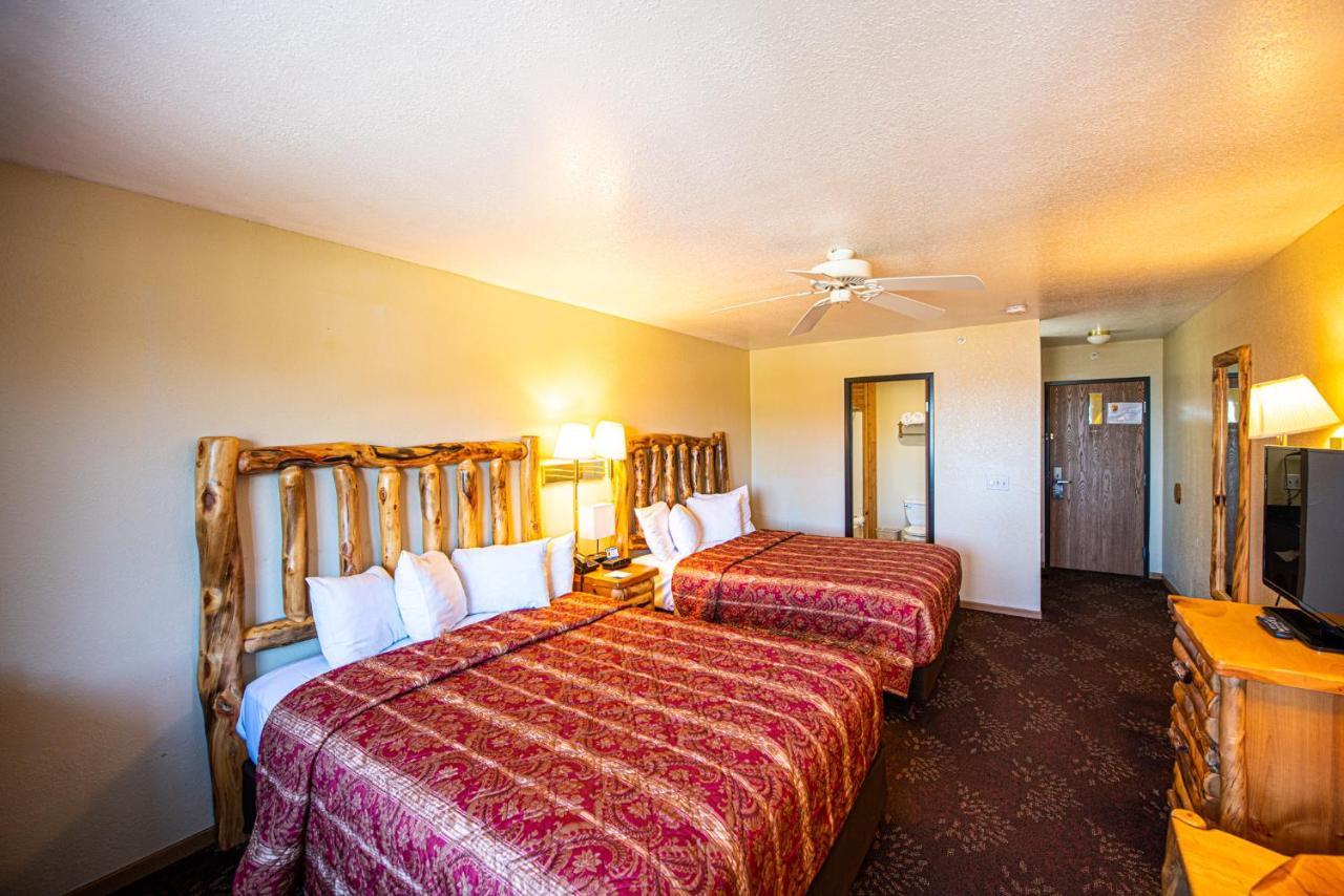 Super 8 By Wyndham Bridgeview Of Mackinaw City Eksteriør bilde