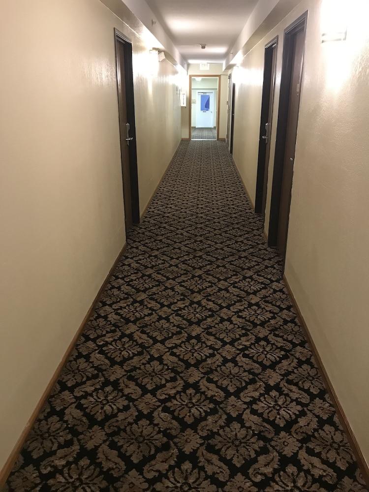 Super 8 By Wyndham Bridgeview Of Mackinaw City Eksteriør bilde