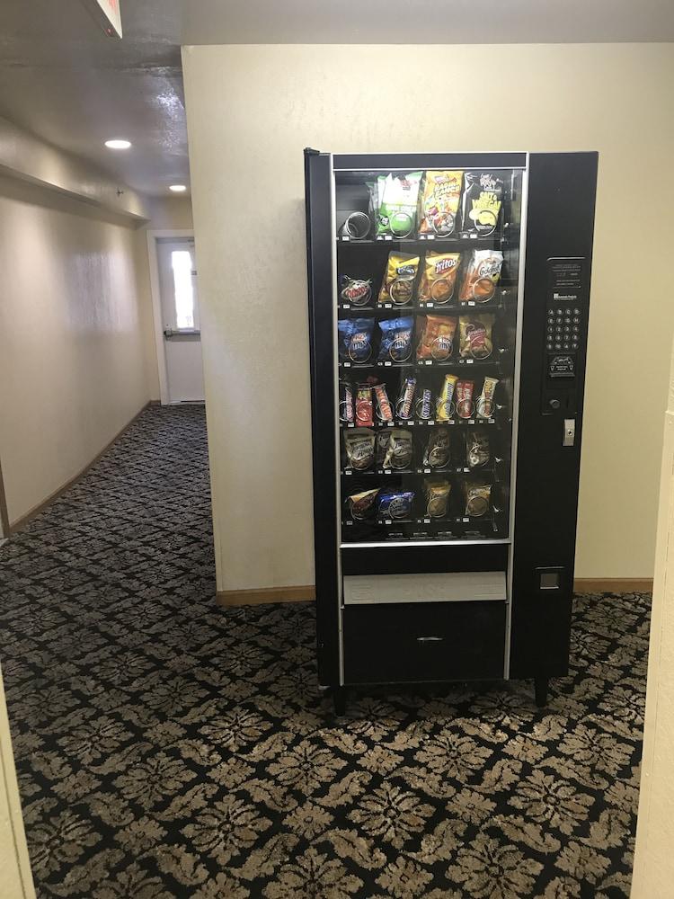 Super 8 By Wyndham Bridgeview Of Mackinaw City Eksteriør bilde