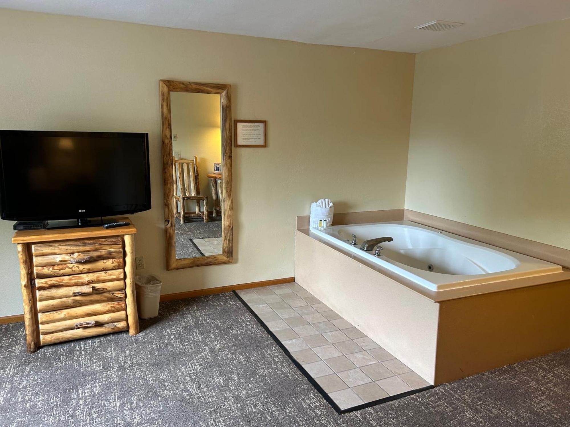 Super 8 By Wyndham Bridgeview Of Mackinaw City Eksteriør bilde