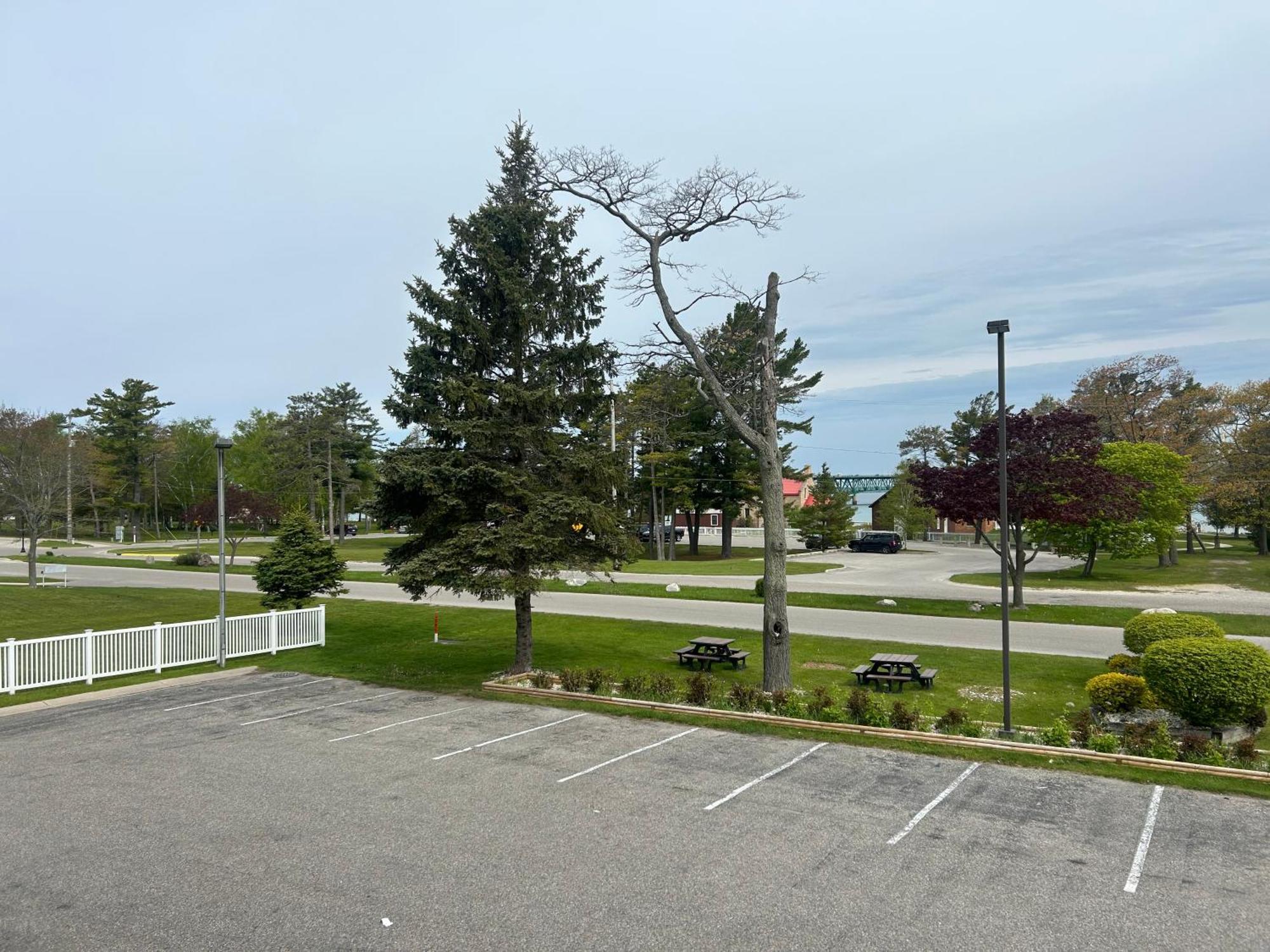 Super 8 By Wyndham Bridgeview Of Mackinaw City Eksteriør bilde