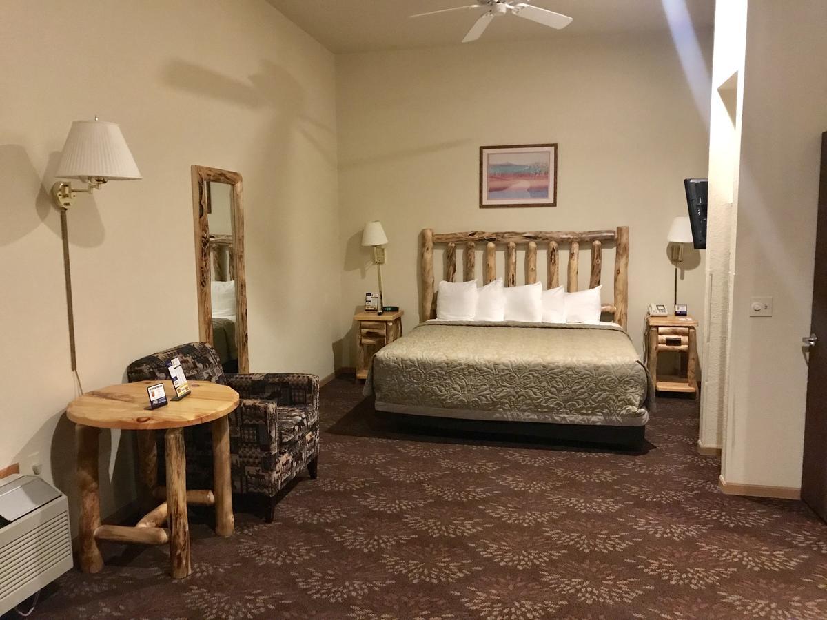 Super 8 By Wyndham Bridgeview Of Mackinaw City Eksteriør bilde